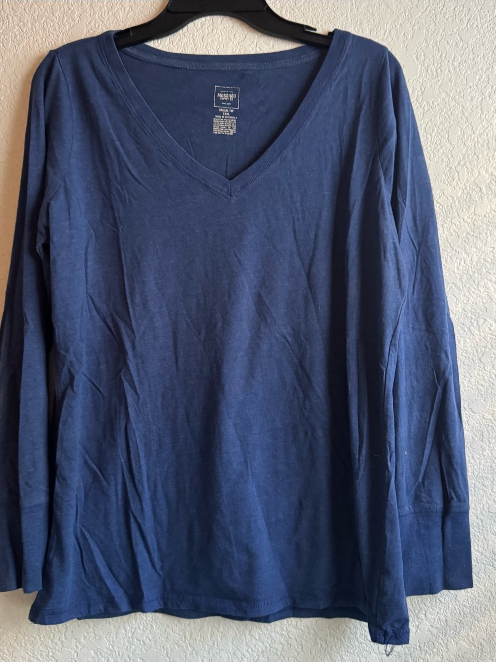 Mossimo Supply Co. Women’s Long Sleeve V-Neck Shirt blue